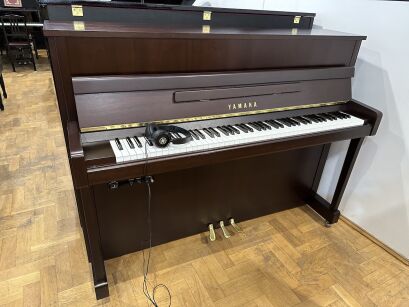 Pianino używane YAMAHA w wykończeniu ciemny orzech mat, model B2e z systemem Silent